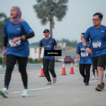 Runner Photo 7553813