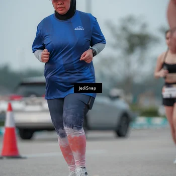 Runner Photo 7553915