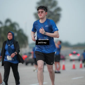 Runner Photo 7553918