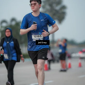 Runner Photo 7553923