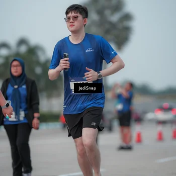Runner Photo 7553926