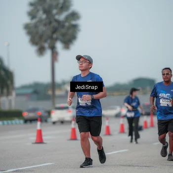 Runner Photo 7553987