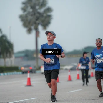 Runner Photo 7553999
