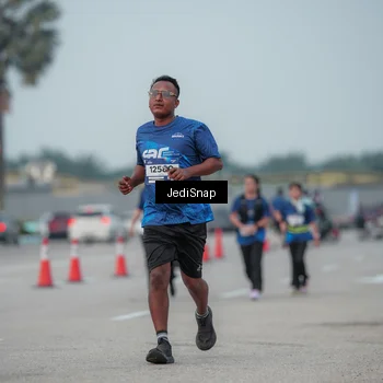 Runner Photo 7554000