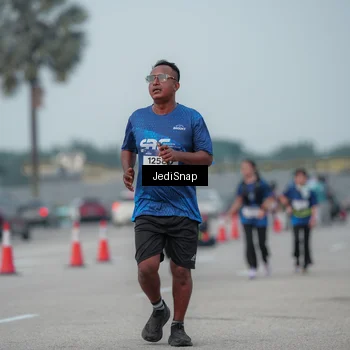 Runner Photo 7554002