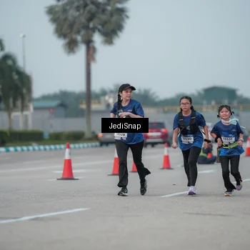 Runner Photo 7554005