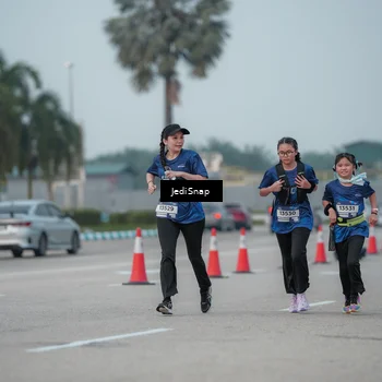 Runner Photo 7554011