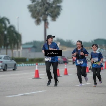 Runner Photo 7554013