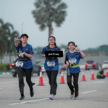 Runner Photo 7554018