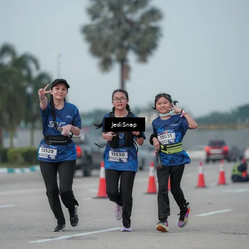 Runner Photo 7554019