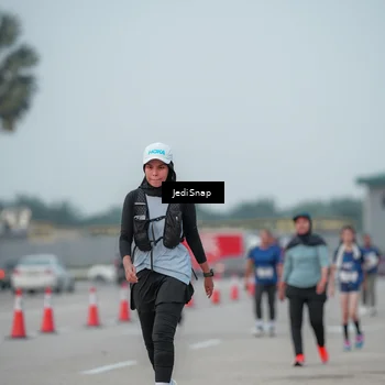 Runner Photo 7554047