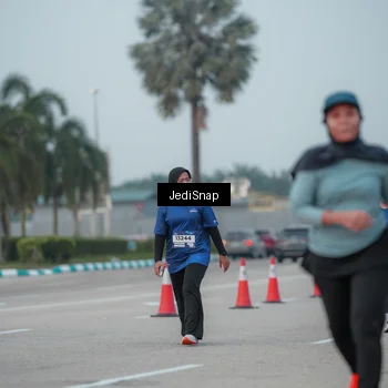 Runner Photo 7554063