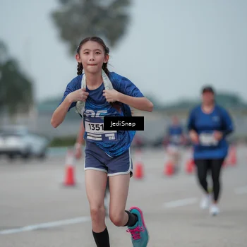 Runner Photo 7554080