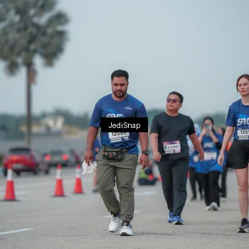 Runner Photo 7554105