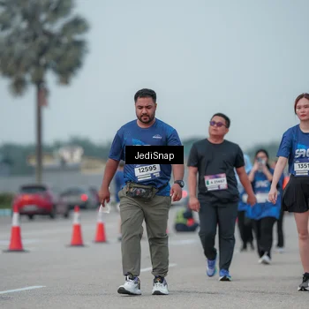 Runner Photo 7554118