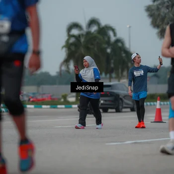 Runner Photo 7554180