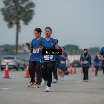 Runner Photo 7554210