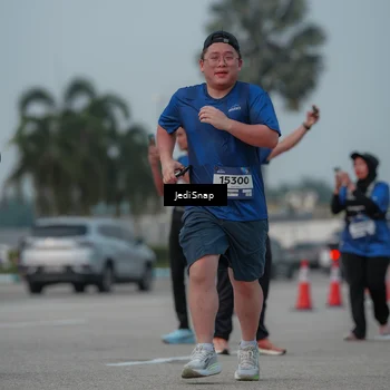 Runner Photo 7554228