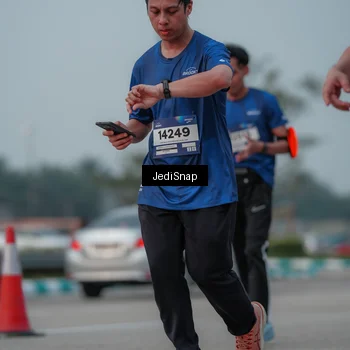 Runner Photo 7554255