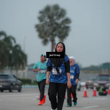 Runner Photo 7554372
