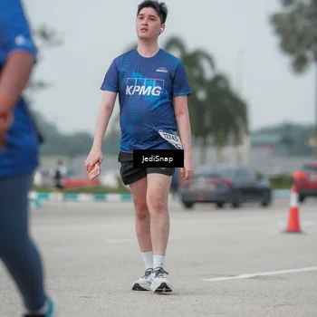 Runner Photo 7554465