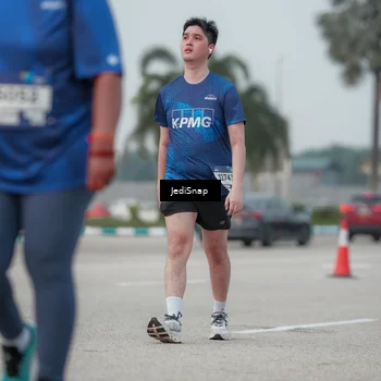 Runner Photo 7554467