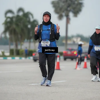 Runner Photo 7554470