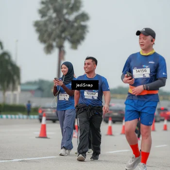 Runner Photo 7554490