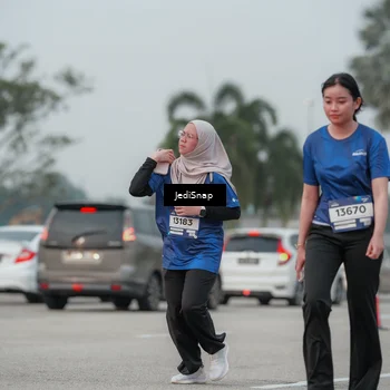 Runner Photo 7554572