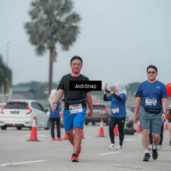 Runner Photo 7554591