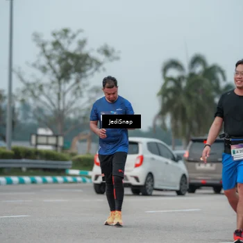 Runner Photo 7554600