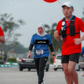 Runner Photo 7554626