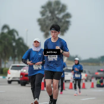 Runner Photo 7554628