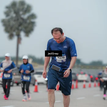 Runner Photo 7554635