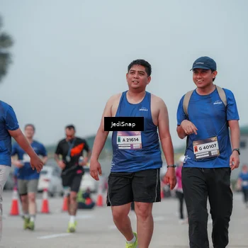 Runner Photo 7554720