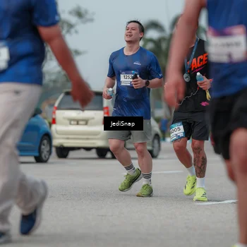 Runner Photo 7554733