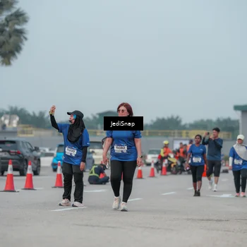Runner Photo 7554771