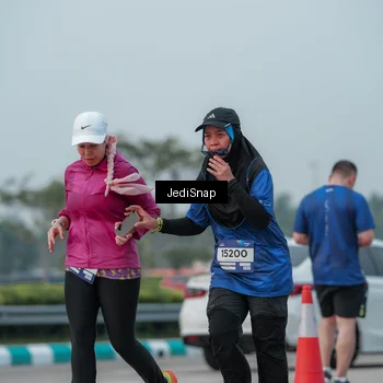 Runner Photo 7554773