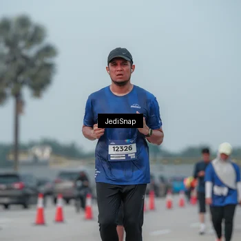 Runner Photo 7554777