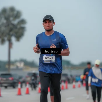 Runner Photo 7554780