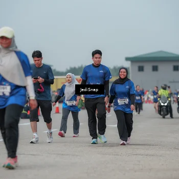 Runner Photo 7554799