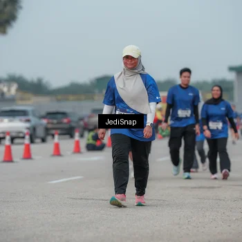 Runner Photo 7554800