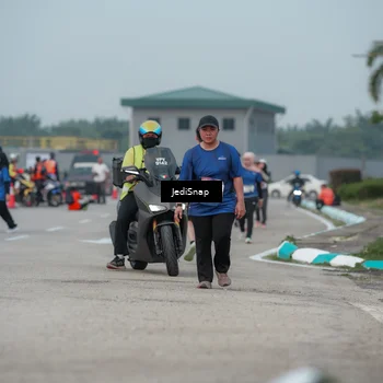 Runner Photo 7554841