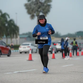 Runner Photo 7555000