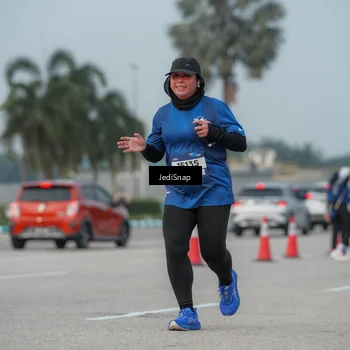 Runner Photo 7555002