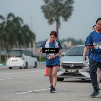 Runner Photo 7555011