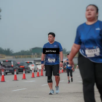 Runner Photo 7555100