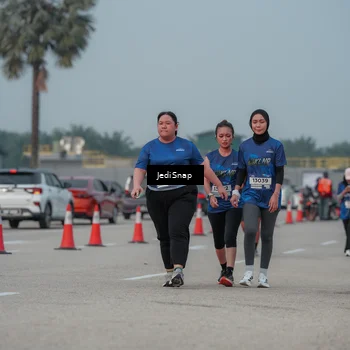 Runner Photo 7555109