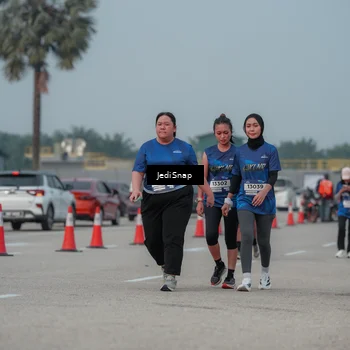 Runner Photo 7555112