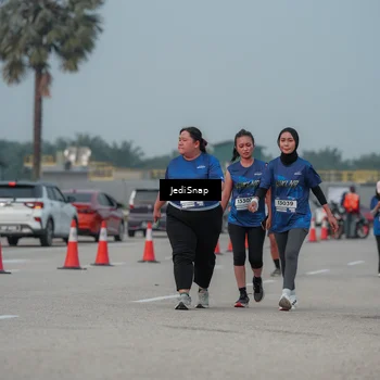 Runner Photo 7555113